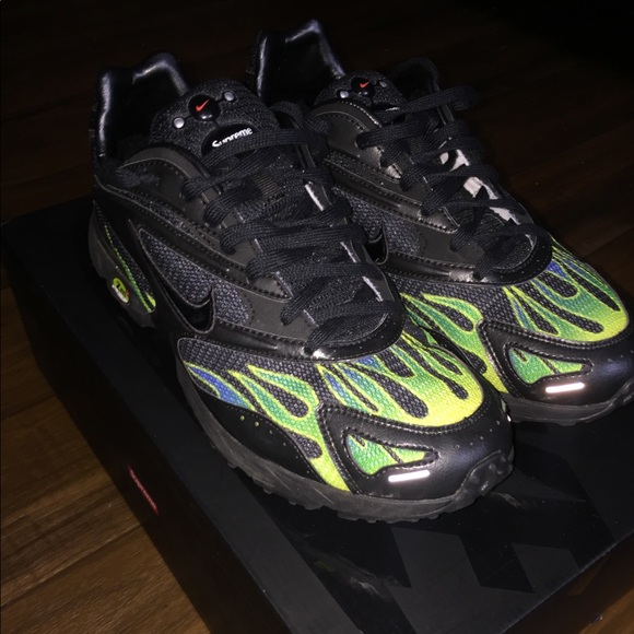 supreme x nike zoom streak spectrum plus black